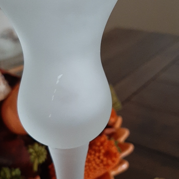 Delicate glass stemmed candle holder - Picture 8 of 8